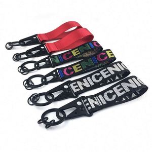 Llavero de mosquetón corto de alta resistencia con logotipo personalizado al por mayor y correa de sujeción - Product Image 1