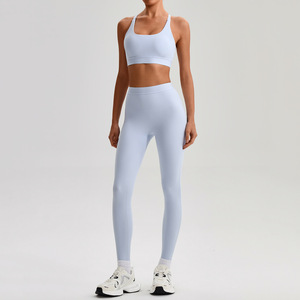 ชุดโยคะผู้หญิงแบบ 2 ชิ้น แห้งเร็ว น้ำหนักเบา ไร้ตะเข็บ ระบายอากาศดี เสื้อชั้นในแบบ Racer Back กางเกงเลกกิ้งยกกระชับสะโพกเอวสูง - Product Image 3