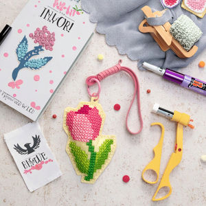 8 + enfants <span class=keywords><strong>bricolage</strong></span> <span class=keywords><strong>à</strong></span> la main en feutre de <span class=keywords><strong>laine</strong></span> point de croix porte-clés couture et tissage jouet pour adultes - Product Image 1