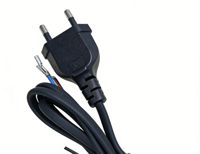 EU 2-pin Plug, IEC C7 Connector, CE Approved, 10A 250V, Ideal for Small Electrical Appliances