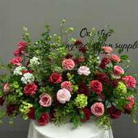 Nouvelle Rangée de Fleurs pour Allée de Mariage, Fleurs Blanches et Verdure, Arrangements Floraux pour Événements et Fêtes