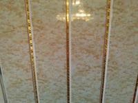 Panneau de plafond en PVC blanc brillant effet marbre de la marque Gold Line, fabriqué en Chine, pour la décoration de salle de bain