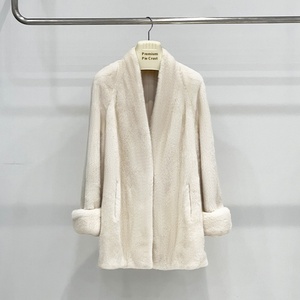 Cappotto Invernale da Donna in Pelliccia <span class=keywords><strong>di</strong></span> <span class=keywords><strong>Visone</strong></span> Importata, Casual, in Velluto, Colore Naturale Pastello, Colore Caffè - Product Image 4