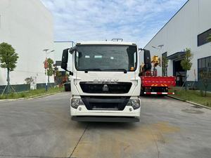 Camion grue SINOTRUK HOWO 4x2 avec grue télescopique montée sur camion, grue hydraulique de 6 tonnes ou 8 tonnes à vendre - Product Image 2