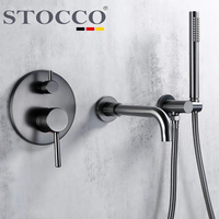Système de douche mural durable STOCCO en laiton avec robinet en céramique, pommeau de douche massant effet pluie, bec de baignoire et douchette à main, ensemble combiné pour hôtels