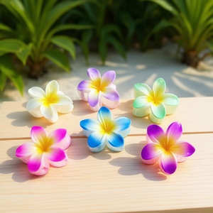 Fermaglio per capelli Frangipani da 8 cm, forcina colorata a forma di fiore per donne e ragazze - Product Image 3