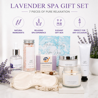 Ensemble cadeau de décoration d'intérieur chic et contemporain pour elle, avec bougie en cire de soja et articles de spa, pour la décoration de bureau moderne