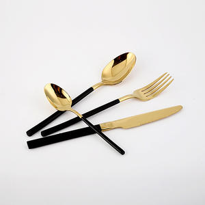 Juego <span class=keywords><strong>de</strong></span> Cubiertos <span class=keywords><strong>de</strong></span> <span class=keywords><strong>acero</strong></span> <span class=keywords><strong>inoxidable</strong></span> negro Cubiertos dorados con cuchara plateada Tenedor y cuchillo Cubiertos elegantes Cuchillo Tenedor Cuchara Diseño - Product Image 2