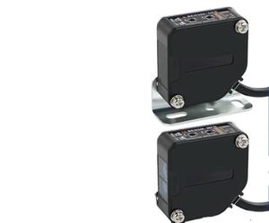 Capteur photoélectrique rétroréfléchissant Mt-Auto Nics BEN5M-MFR, portée 5m, sortie relais universelle 24-240V AC - Product Image 1