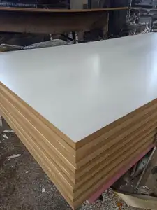 Fornitura di fabbrica pannello MDF rivestito in legno melaminico E2 per mobili