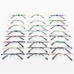 Lunettes optiques <span class=keywords><strong>en</strong></span> acier inoxydable à motif rayé <span class=keywords><strong>en</strong></span> forme de diamant de créateur, commande mixte, vente <span class=keywords><strong>en</strong></span> gros à bas prix, montures de lunettes - Product Image 2
