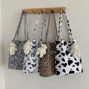 Sacs fourre-tout pour femmes MU, nouvelle collection, vente chaude, à bandoulière unique, fermeture éclair, motif bonbon, légers, style coréen, en polyester - Product Image 1