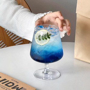 Verre à cocktail élégant à pied bas pour boissons, sodas, eaux pétillantes et mélanges – Vaisselle raffinée - Product Image 3