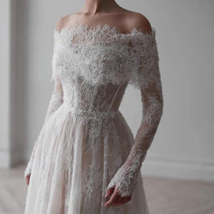 LY-WD0102 Abito da Sposa Elegante Bianco Linea ad A Gonna in Pizzo Corsetto Maniche Lunghe Stile Moderno Taglie Forti Design Posteriore in Pizzo - Product Image 4