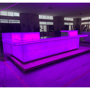 Mostradores de <span class=keywords><strong>Bar</strong></span> de diseño Columbia con gabinete lateral LED Taburetes de barra de sushi de vidrio de piedra translúcida moderna - Product Image 3