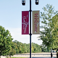 Bannière rectangulaire pour lampadaire publicitaire extérieur, à suspendre pour rue