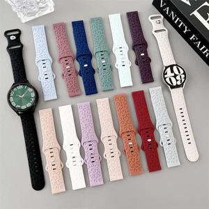 Correa <span class=keywords><strong>de</strong></span> <span class=keywords><strong>reloj</strong></span> deportiva ligera <span class=keywords><strong>de</strong></span> silicona con estampado <span class=keywords><strong>de</strong></span> leopardo y hebilla <span class=keywords><strong>de</strong></span> mariposa grabada, adecuada para Huawei watchgt6 - Product Image 1