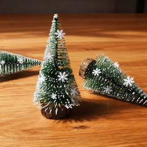 Mini Árbol de Navidad Artificial de Pino de 10 cm para Uso en Interiores, Decoración de Escritorio, Accesorio para Fotos, Manualidades y Accesorios - Product Image 2