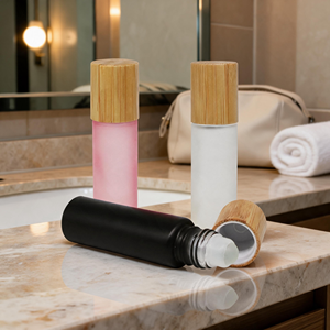 Borraccia Solare Pieghevole in Bambù con Doppia Uscita USB per Campeggio, Escursionismo e Emergenze - Power Bank Solare Integrato - Product Image 1