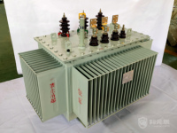 Transformateur élévateur triphasé immergé dans l'huile à haute fréquence 400 Kva à économie d'énergie personnalisé en usine