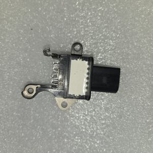 Régulateur d'<span class=keywords><strong>alternateur</strong></span> IFX1 7511 pour <span class=keywords><strong>BMW</strong></span> GT 126600-7510 126600-7511 - Product Image 4