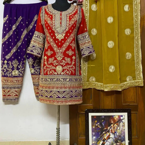 Ropa étnica india Conjunto de tres piezas Ropa de mujer Impreso Kurtis indio con pantalones Palazzo Material de alta calidad - Product Image 2