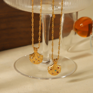 Collar con colgante temático en forma de concha, chapado en oro de 18k con incrustaciones de diamantes, joyería de regalo para mujeres. - Product Image 1