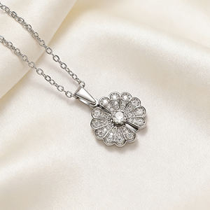 Collar con Colgante de Margarita con Nombre Grabado Personalizado, Collar de Flores de Lujo con Incrustaciones Abrible para Mujer, Regalo de San Valentín, Cumpleaños o Aniversario - Product Image 4