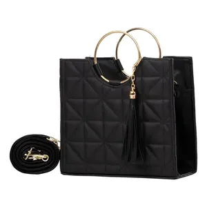 Sac bandoulière pour femme Gabina, noir, cuir véritable, fermeture éclair, style tendance, chaîne, motif en losanges, toutes saisons, usage quotidien - Product Image 1