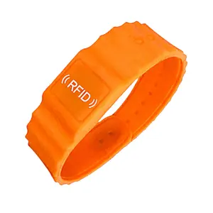 Pulsera de silicona RFID de larga distancia, 125KHz, chip TK4100, barata, chip T5577, para Parque Acuático