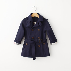 Produits innovants à vendre : Manteaux en cuir pour enfants avec cintres en cuivre - Product Image 3