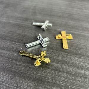 เข็มกลัดโลหะผสมสังกะสีดีไซน์ล่าสุด ประดับคริสตัล สีทอง สีเงิน สำหรับงานแต่งงาน ของขวัญ ขายส่ง สำหรับเสื้อผ้าและกระเป๋า - Product Image 2