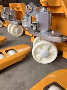 Chariot à palettes manuel durable en acier inoxydable Kane avec roues en nylon, capacité de charge de 3000 kg - Product Image 2