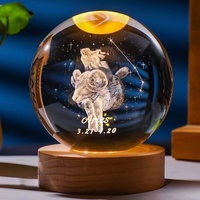 Chevaliers du Zodiaque Lumineux dans le Noir Boule de Cristal 3D Laser Intérieur Gravure Laser 3D Boule de Cristal Sculptée au Laser Lumière Gravée en Sphère