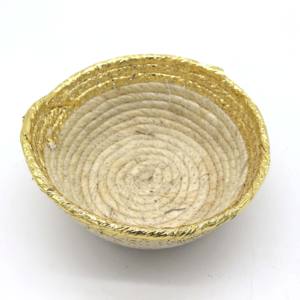 سلة تعليق مستديرة عالية الجودة من الخيزران ، مصنوعة من خشب الراتان المنسوج على شكل صينية من الخيزران ، مصنوعة من خشب الراتان المغزول من خشب الراتان المغزول من قماش الراتان ، مصنوعة من خامات عالية الجودة ومزودة بحامل على شكل دائري من البولي إيثيلين المتين. - Product Image 3