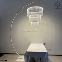 Lampadaire de luxe en forme d'arc, lustre à pampilles en cristal, luminaire sur pied pour décoration de mariage, scène de mariage, fête, centre de table