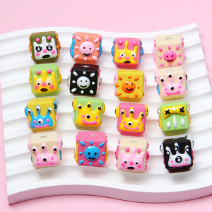 Personnalisé 16mm Kawaii DIY Gros <span class=keywords><strong>Cube</strong></span> Peint À La Main Perles Acryliques Charme Résine Focale Perles Lâches pour Bracelet Collier Fabrication - Product Image 1