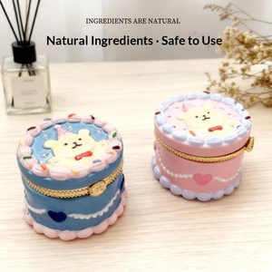 Ensemble cadeau de bougies aromatiques parfumées à la crème Blush Bear, mignonnes et joyeuses, dans un pot en céramique - Parfum d'ambiance pour la maison - Product Image 4