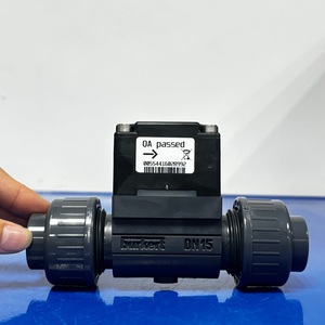 Débitmètre à turbine Burkert DN15 4-20mA pour la mesure des liquides, connexion filetée - Product Image 1