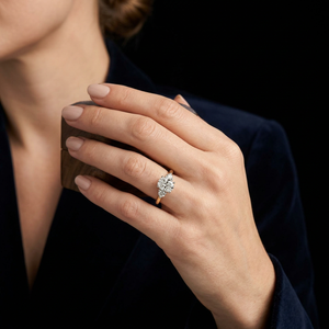 Bague de fiançailles en diamant de laboratoire taille ovale, or jaune, bande en chevron en V, 0,88 carat, solitaire, ensemble de bijoux de mariée de luxe, IGI - Product Image 1