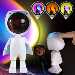 Astronauta Night Lights Robot recargable Niños Sunset Lámpara Proyector Mesita de noche Mini lámpara de mesa para niños - Product Image 1
