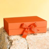 Bas quantité minimale de commande Logo personnalisé imprimé carton dur ruban rose pliant emballage rigide de luxe grand panier magnétique boîte-cadeau