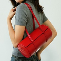 Sac de Mahjong en Cuir Lisse avec Logo Personnalisé en Relief, Sac Cylindrique Rouge en Cuir Vegan, Sac de Voyage Portable pour Mahjong