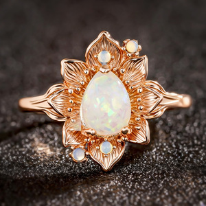 Anello con Cristalli a Goccia Effetto Opale Girasole per Donne, Accessorio Floreale per Uso Quotidiano - Product Image 3