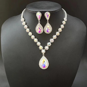 Elegante Juego de Joyas de Circonio con Diamantes Reales Brillantes para Bodas, Fiestas y Uso Diario que Realza el Temperamento General - Product Image 6