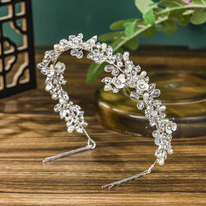 Nouvelle coiffe de mariée européenne et américaine en gros, bandeau en alliage et cristal avec un design exquis de feuilles et de fleurs pour mariage - Product Image 2