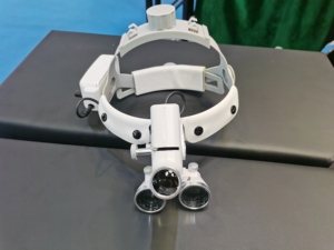 फैक्टरी थोक नेतृत्व वाला मेडिकल हेड लैंप वायरलेस रिचार्जेबल हेडलाइट सर्जरी लाइट पशु परीक्षण के लिए प्रकाश - Product Image 3