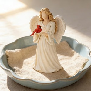 Estatuas Conmemorativas de Cardenales y Ángeles SWAITE - Estatuas Decorativas de Redtail y Ángel - Product Image 3