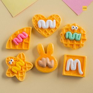 Vente en gros d'omelettes à pain personnalisées, pendentifs plats miniatures en résine pour la fabrication de bijoux - Product Image 1