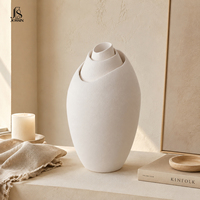 Vase à fleurs en céramique blanc mat Jossin Nordic, design sculptural en spirale superposée pour salon moderne et décoration intérieure